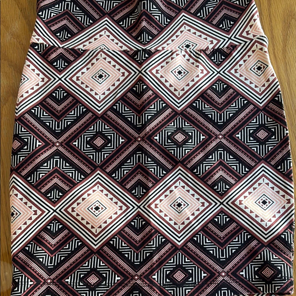 Geometric Patterned Skirt - Black And Pink